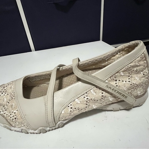 Skechers Active Bikers Luxe Off White Lace Z Strap Mary Jane Shoes Women's 9.5 - Picture 8 of 16